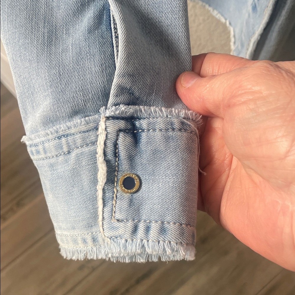 Peter Nygard Light Blue Denim Shirt - Picture 7 of 12